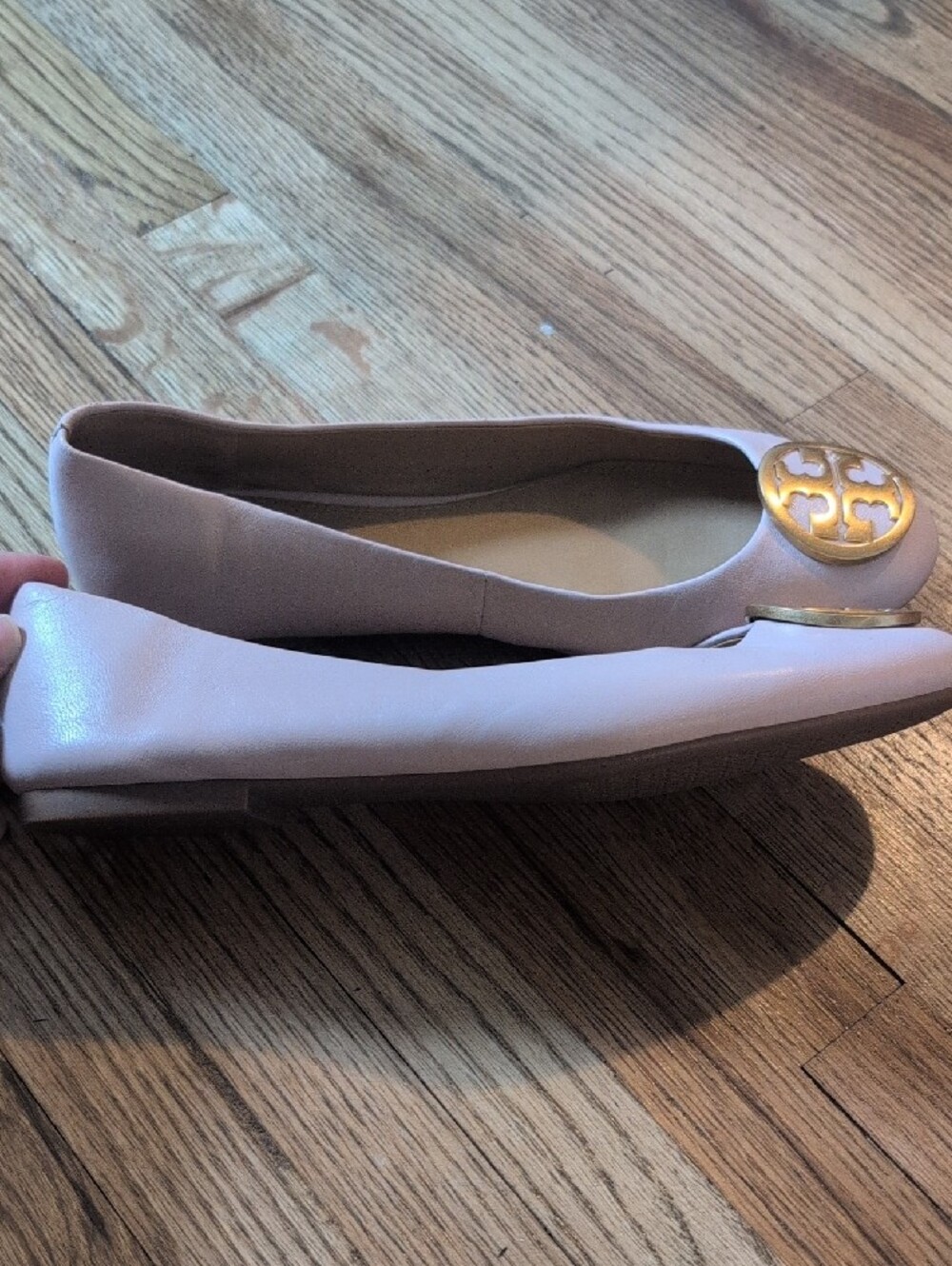 Tory Burch Pale Pink Leather Logo Ballet Flats with Gold Medallion - Picture 3 of 7